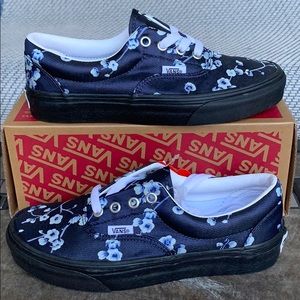 • VANS ERA FLORALS BLUE/BLACK WMNS